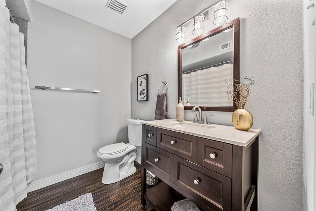 Luxe Condo In City Center Waco Exterior foto