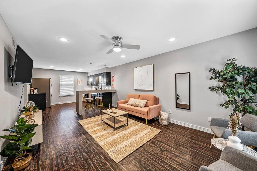 Luxe Condo In City Center Waco Exterior foto
