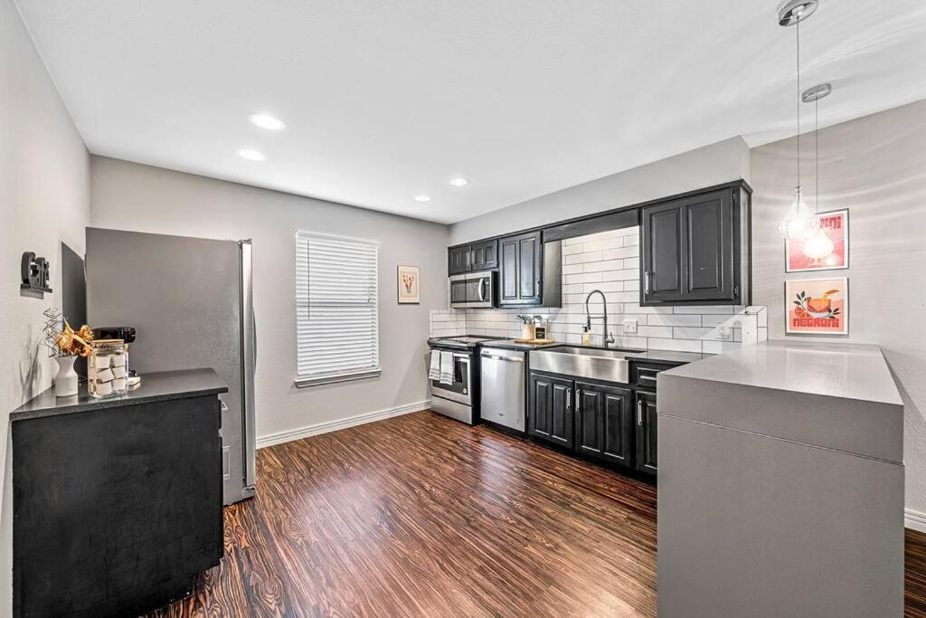 Luxe Condo In City Center Waco Exterior foto