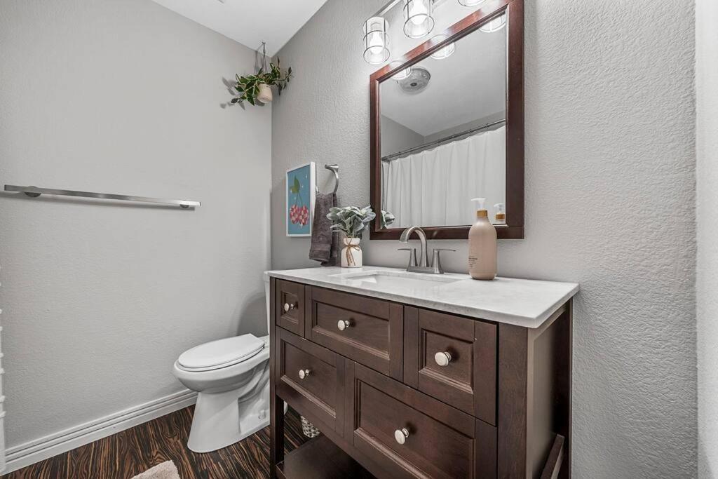 Luxe Condo In City Center Waco Exterior foto